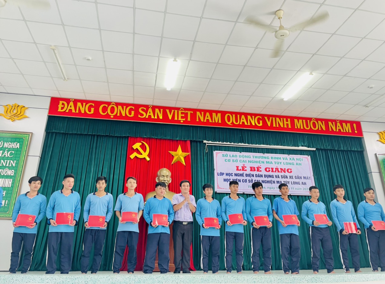 Quan tâm đào tạo nghề; tư vấn, giới thiệu việc làm cho học viên tại Cơ sở cai nghiện ma túy Long An.